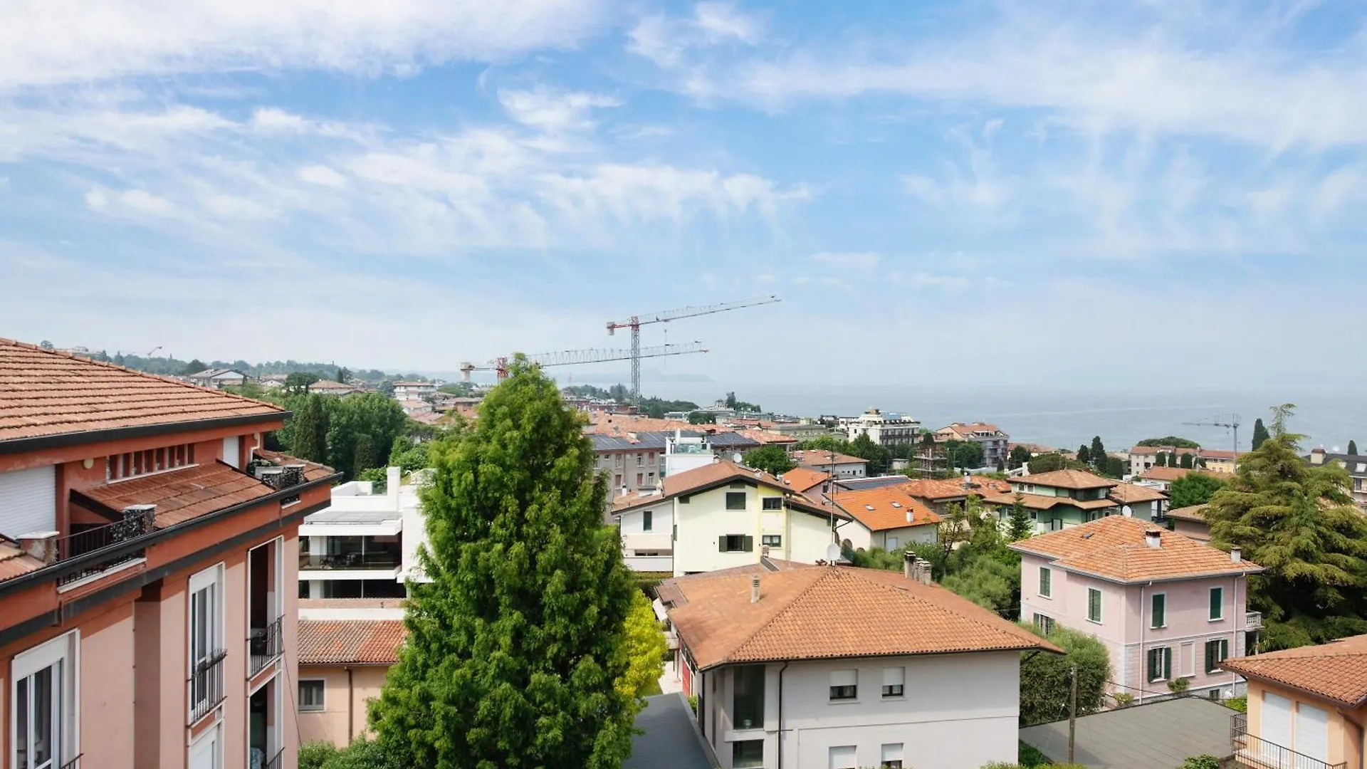 デセンツァーノ・デル・ガルダAttico Center With View And Terraceアパートメント 0*, デセンツァーノ・デル・ガルダ イタリア